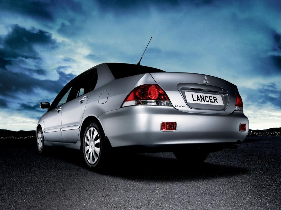  Mitsubishi Lancer 2005 года  (фото 10 из 13)